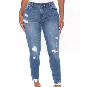 Distressed Design Jeans💙